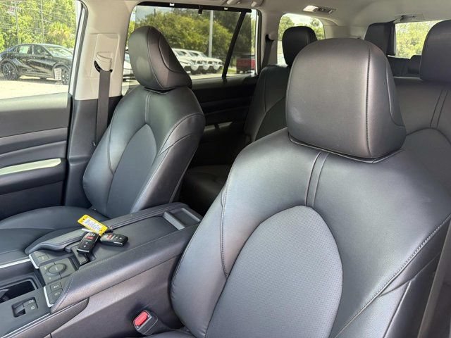 Certified 2024 Toyota Grand Highlander FWD image 11