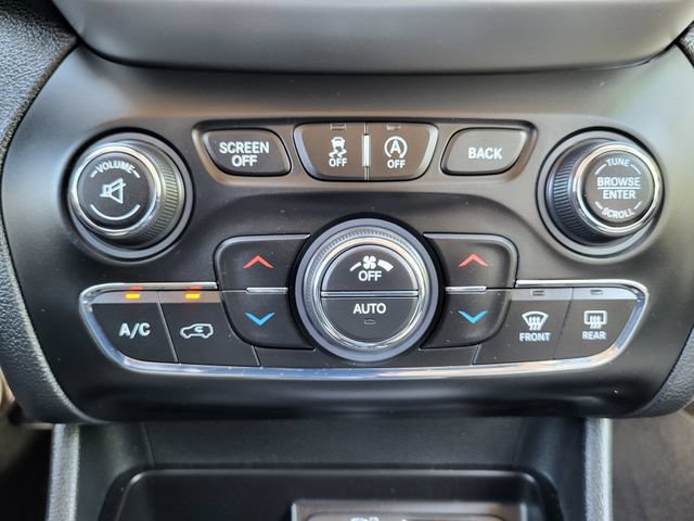 Used 2016 Jeep Cherokee Limited AWD/4WD image 19