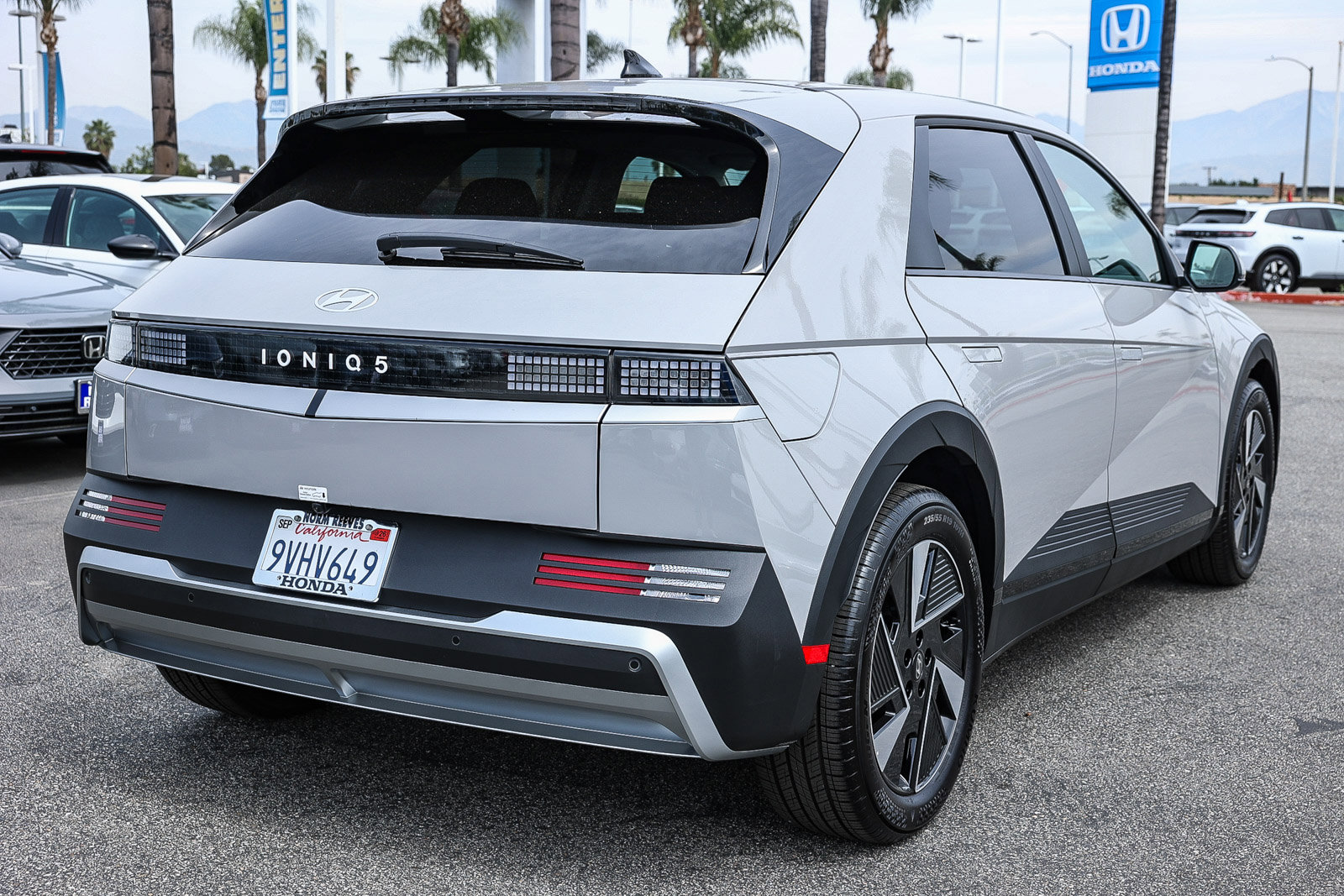 Used 2025 Hyundai Ioniq 5 SE image 7
