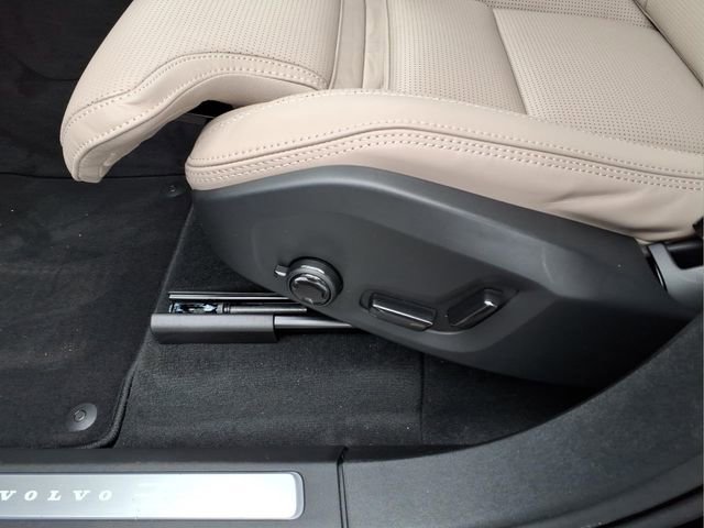 New 2026 Volvo XC90 T8 Ultra w/ Lounge Package image 14