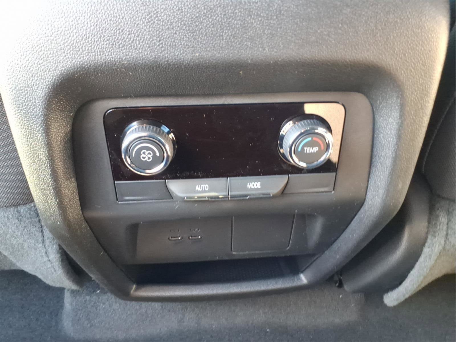 New 2026 Chevrolet Traverse LT image 14