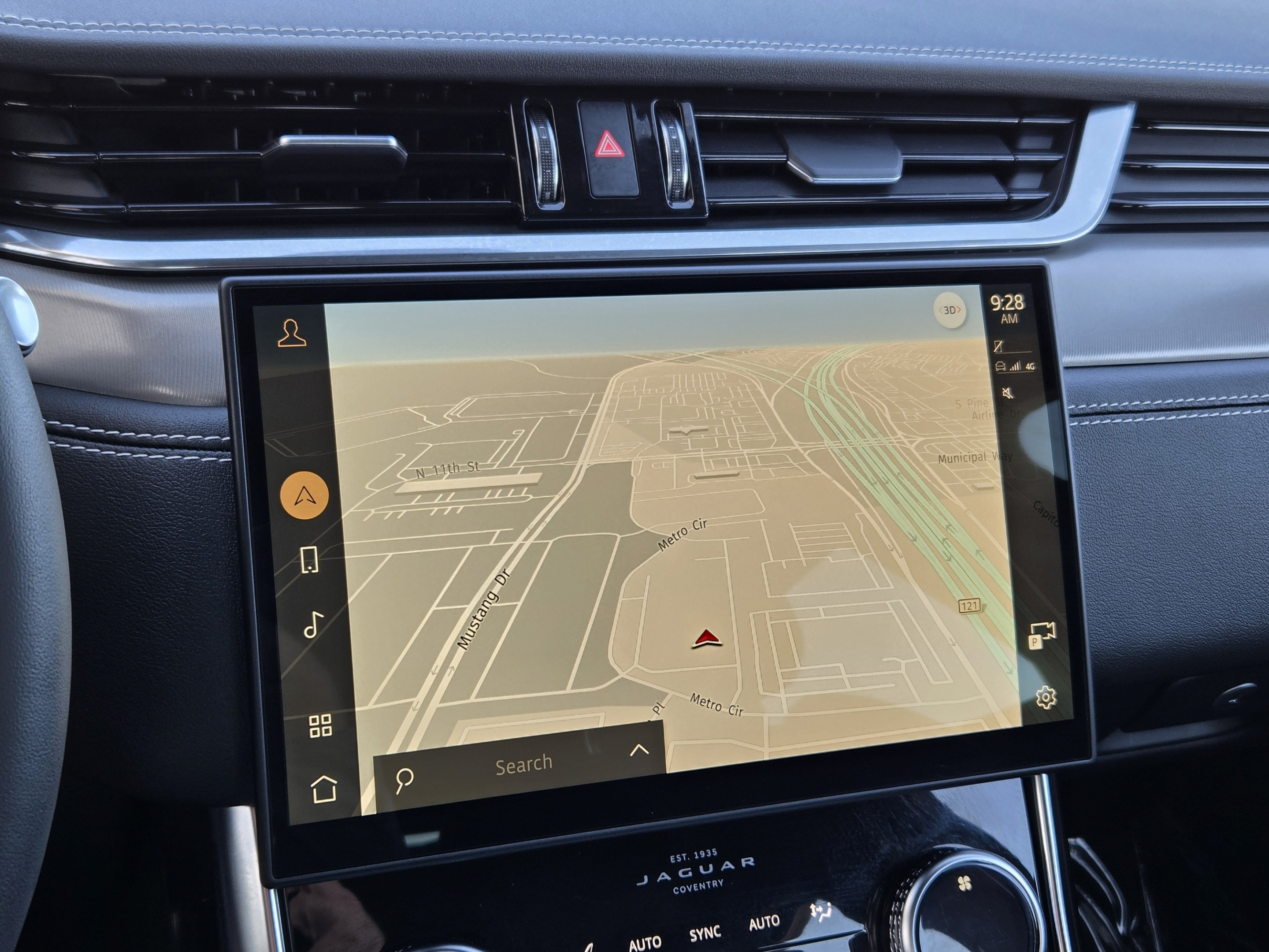 Certified 2024 Jaguar XF R-Dynamic SE AWD/4WD image 13