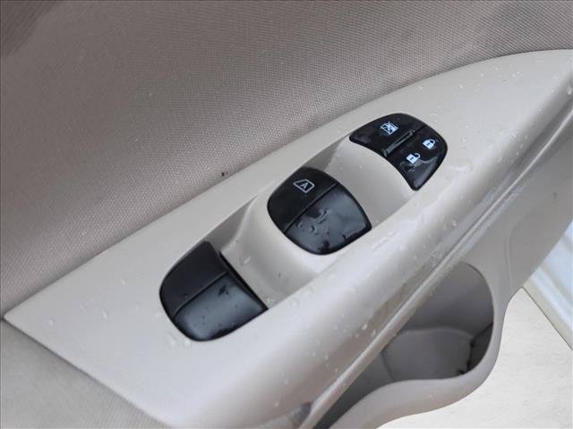 Used 2015 Nissan Sentra SV FWD image 12