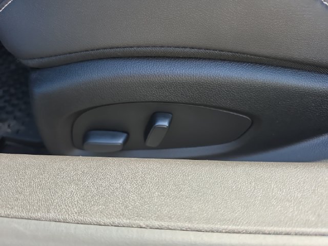 Used 2023 Chevrolet Camaro LT RWD image 15