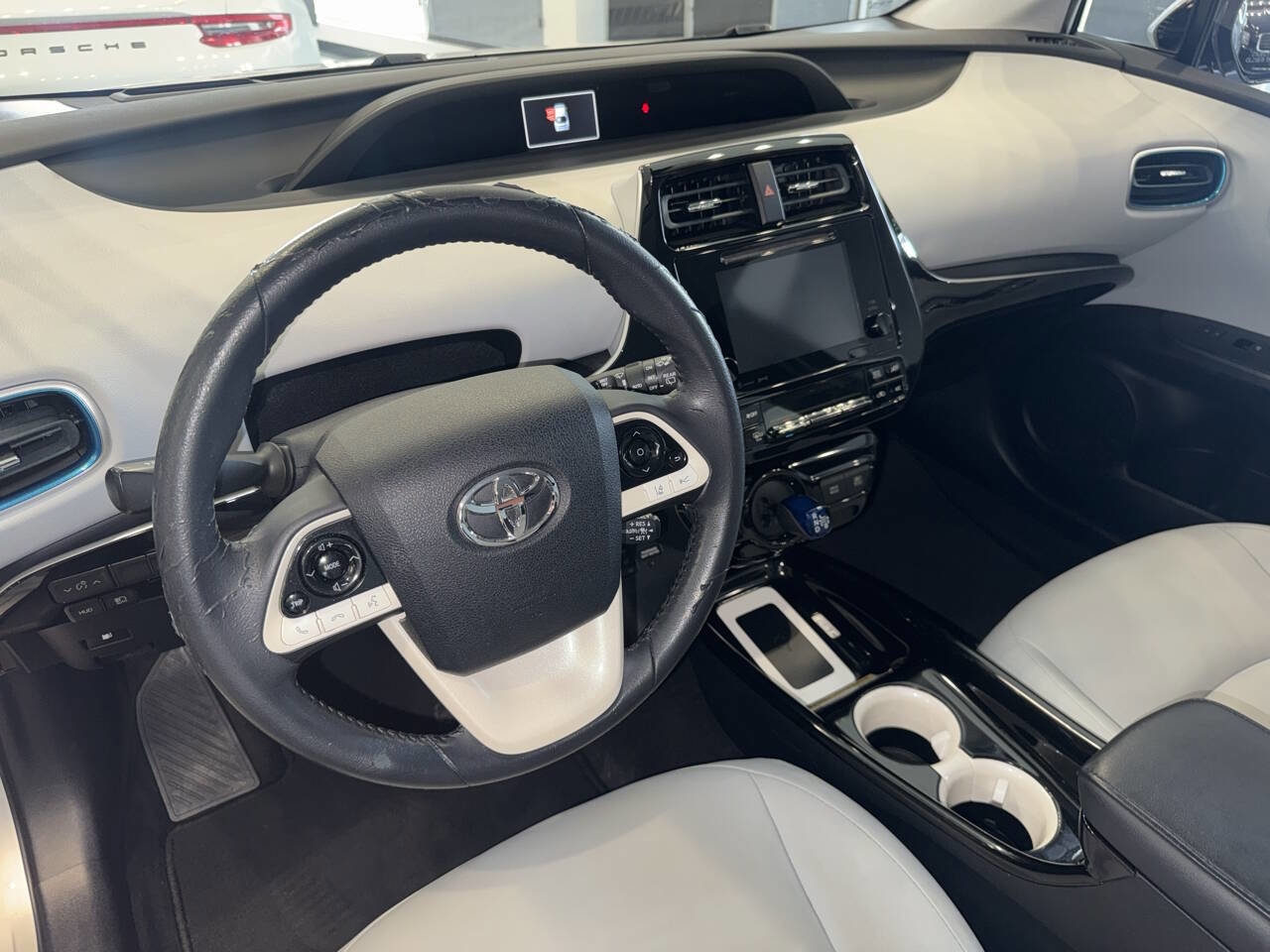 Used 2016 Toyota Prius Four w/ Advanced Technology Package FWD image 26