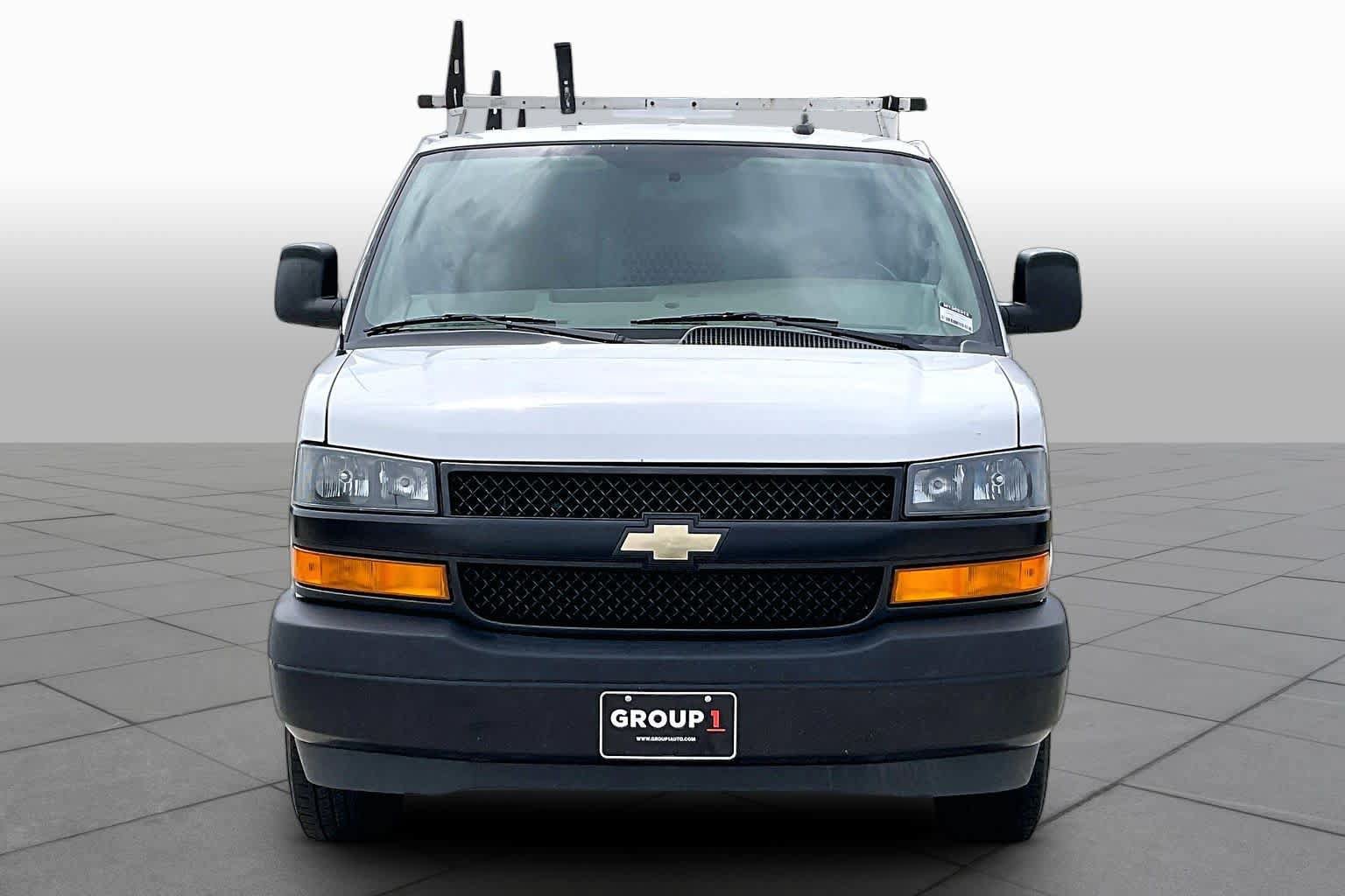 Used 2021 Chevrolet Express 2500 w/ Driver Convenience Package RWD image 4