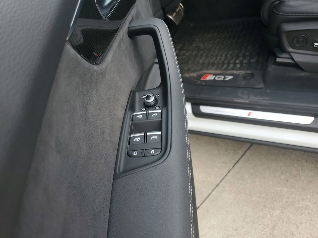 Used 2023 Audi SQ7 Prestige image 10