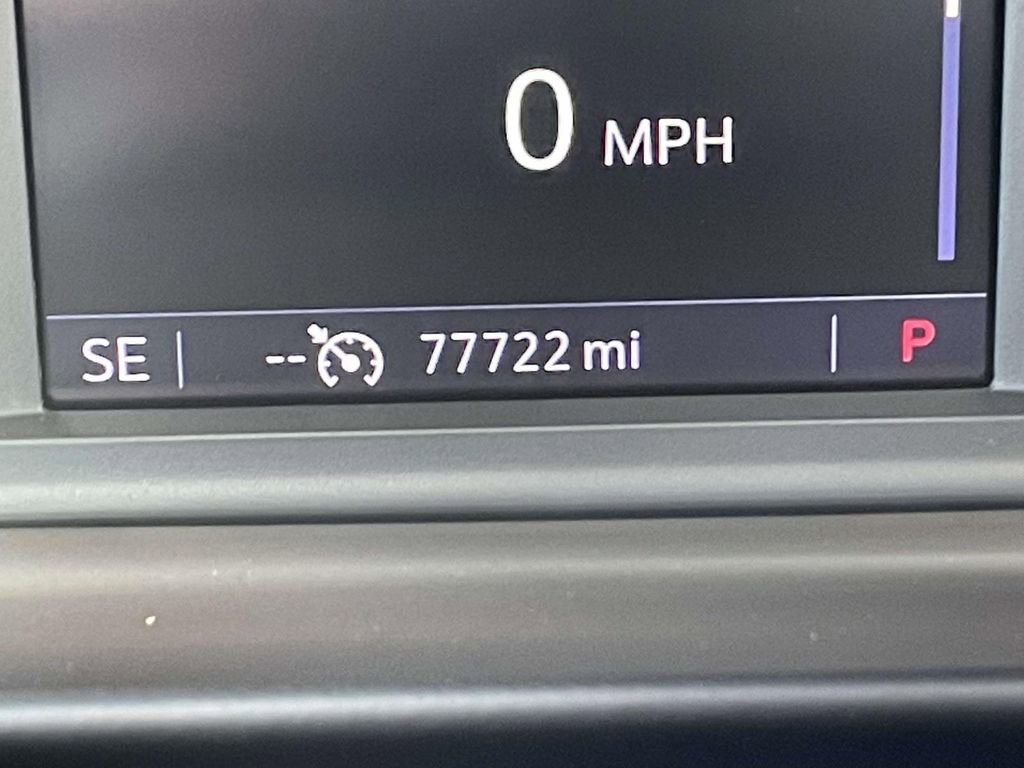 Used 2021 Chevrolet Suburban RST w/ Luxury Package image 24