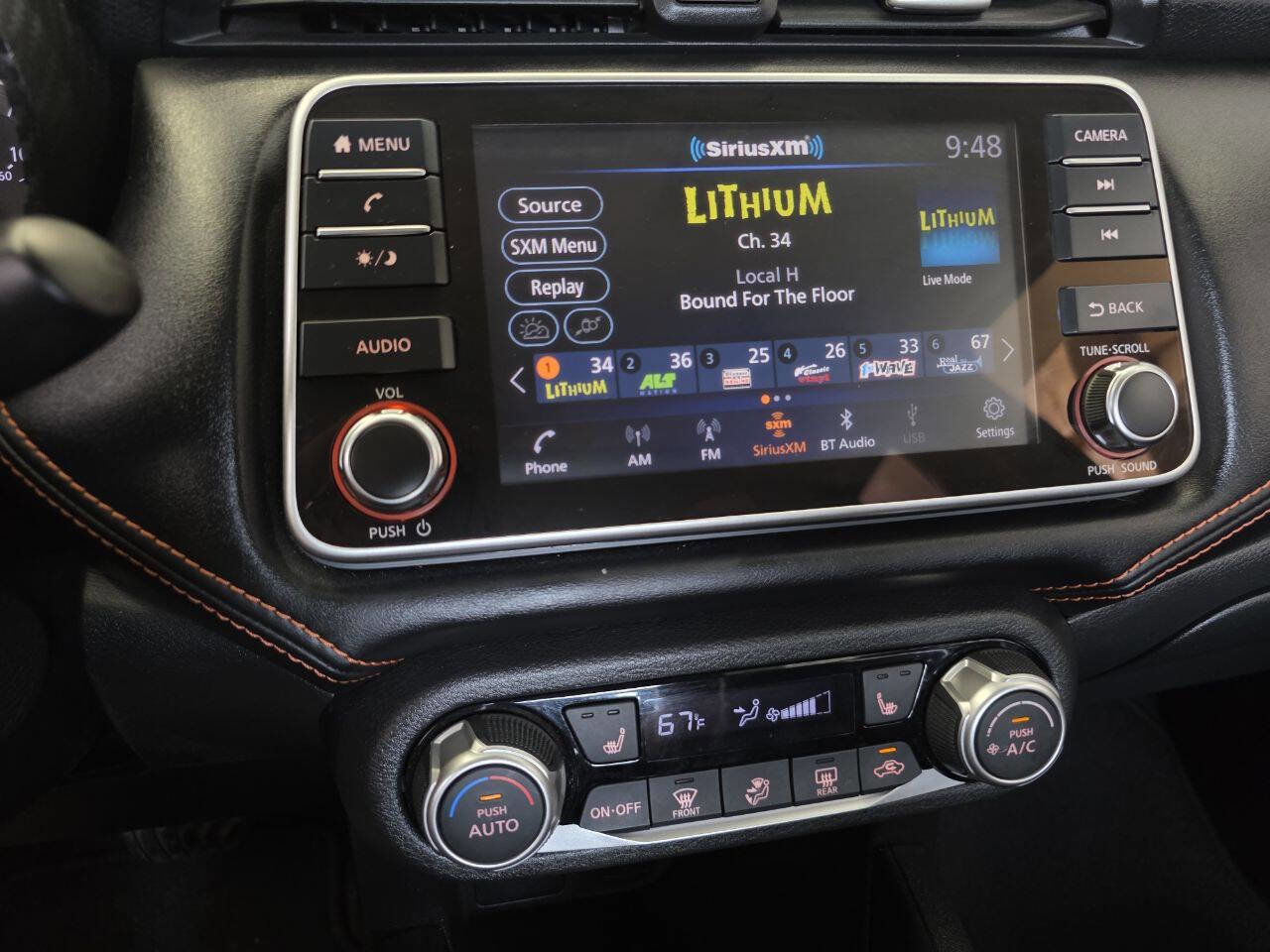 Used 2021 Nissan Versa SR w/ Convenience Package image 13