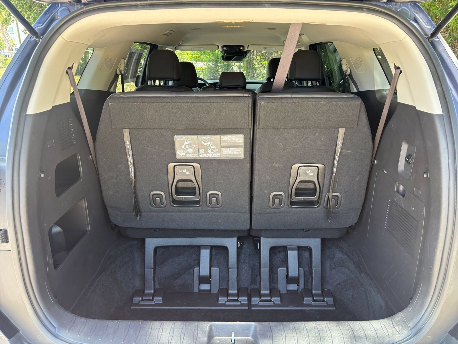 Used 2026 Kia Carnival FWD image 33