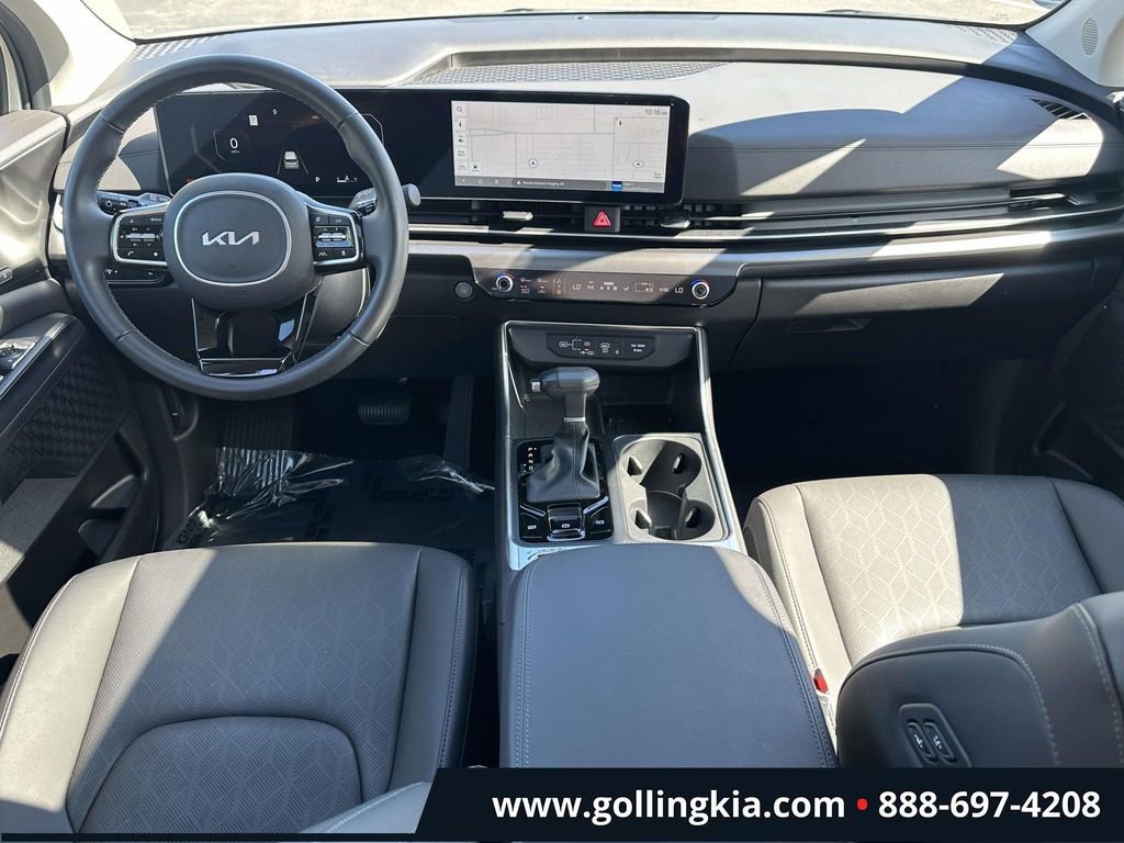 Certified 2026 Kia Carnival SX w/ SX Dark Edition Package FWD image 11