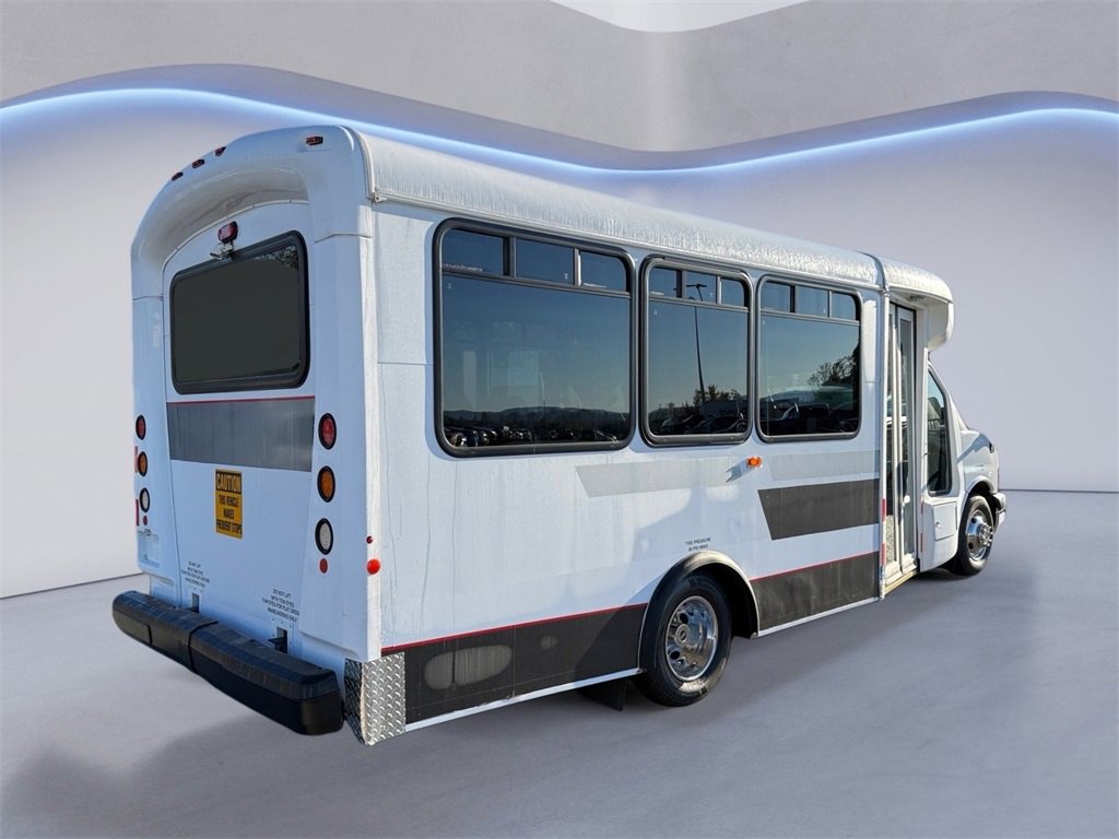 Used 2014 Chevrolet Express 4500 Base w/ Shuttle Bus Package image 8