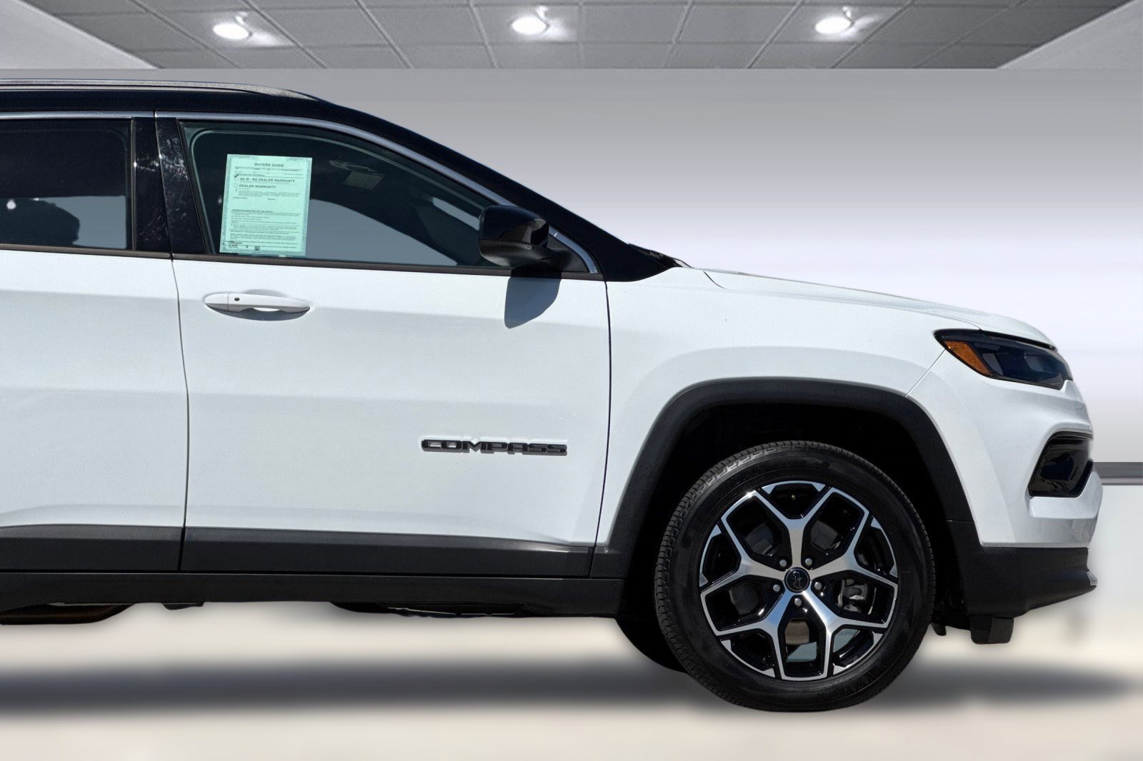 Used 2025 Jeep Compass Limited image 34