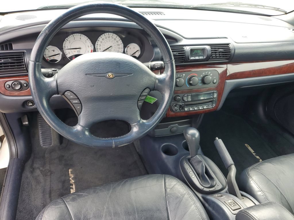 Used 2002 Chrysler Sebring Limited FWD image 19