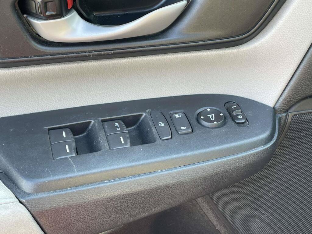 Used 2020 Honda CR-V LX image 25