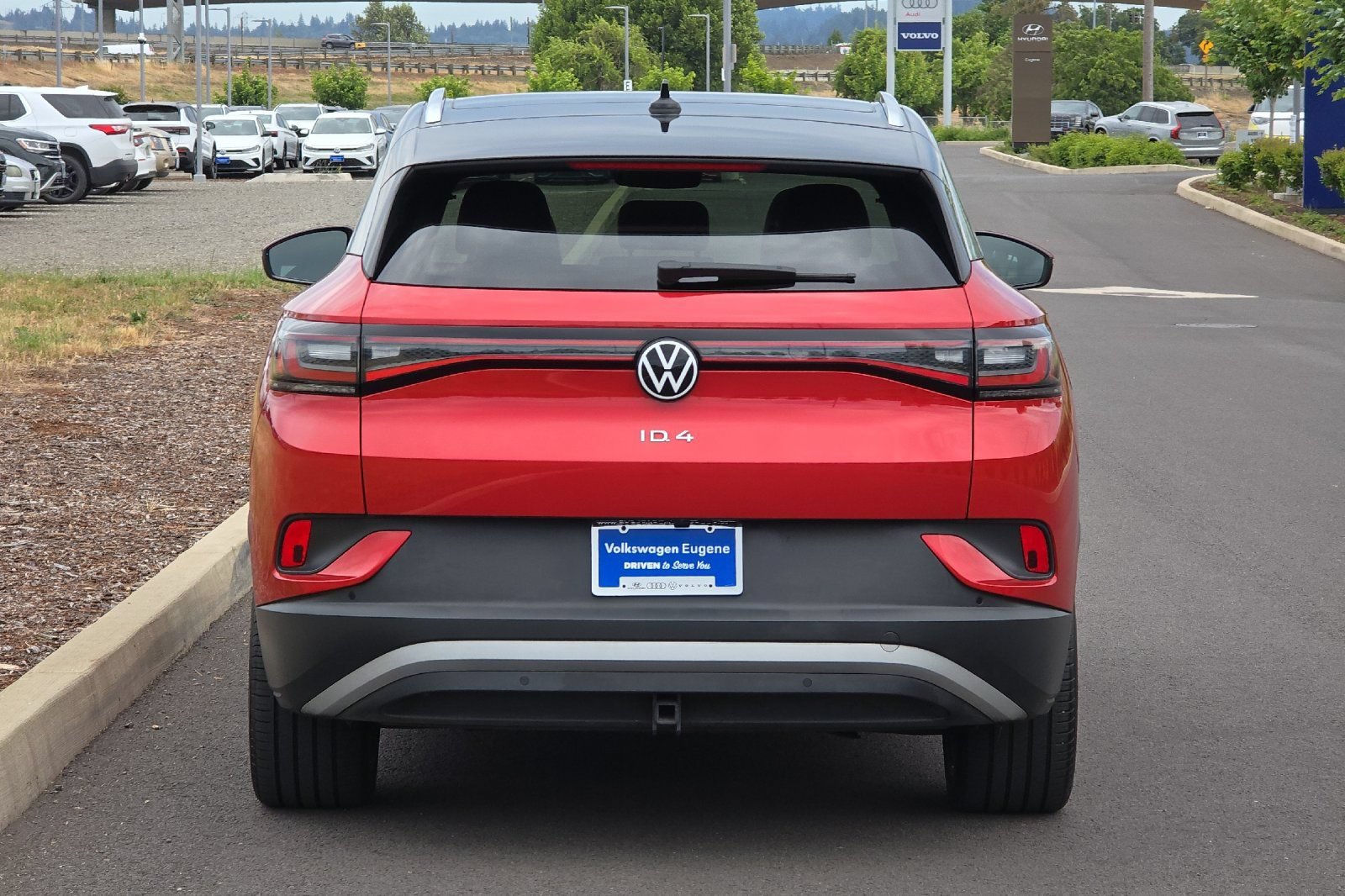 Used 2022 Volkswagen ID.4 Pro S w/ Gradient Package AWD/4WD image 4