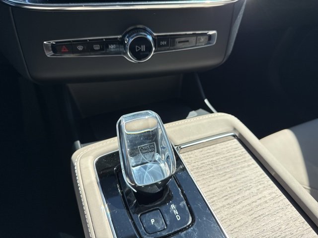 New 2026 Volvo XC90 B6 Plus w/ Protection Package Premier image 17
