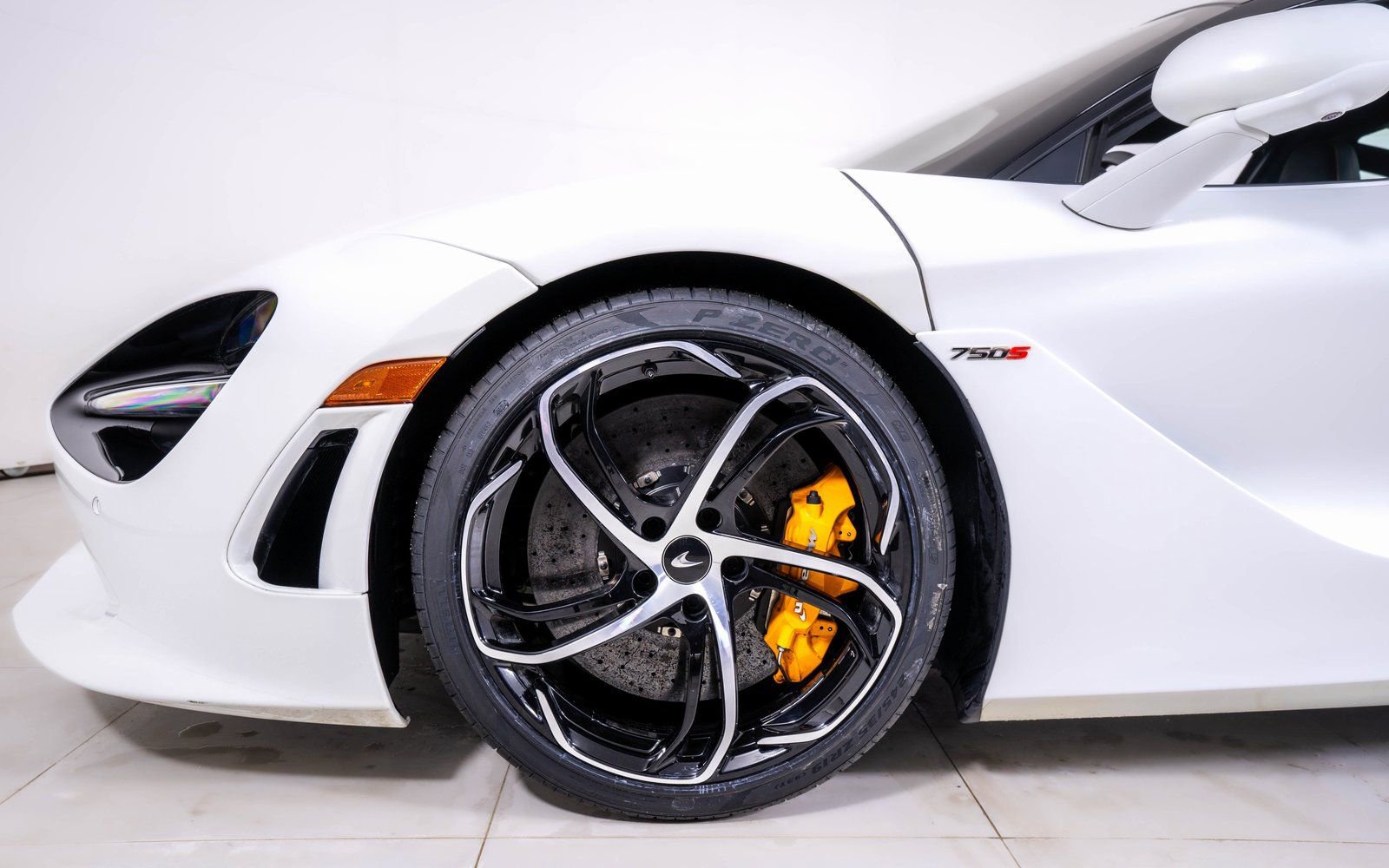 Used 2025 McLaren 750S image 12