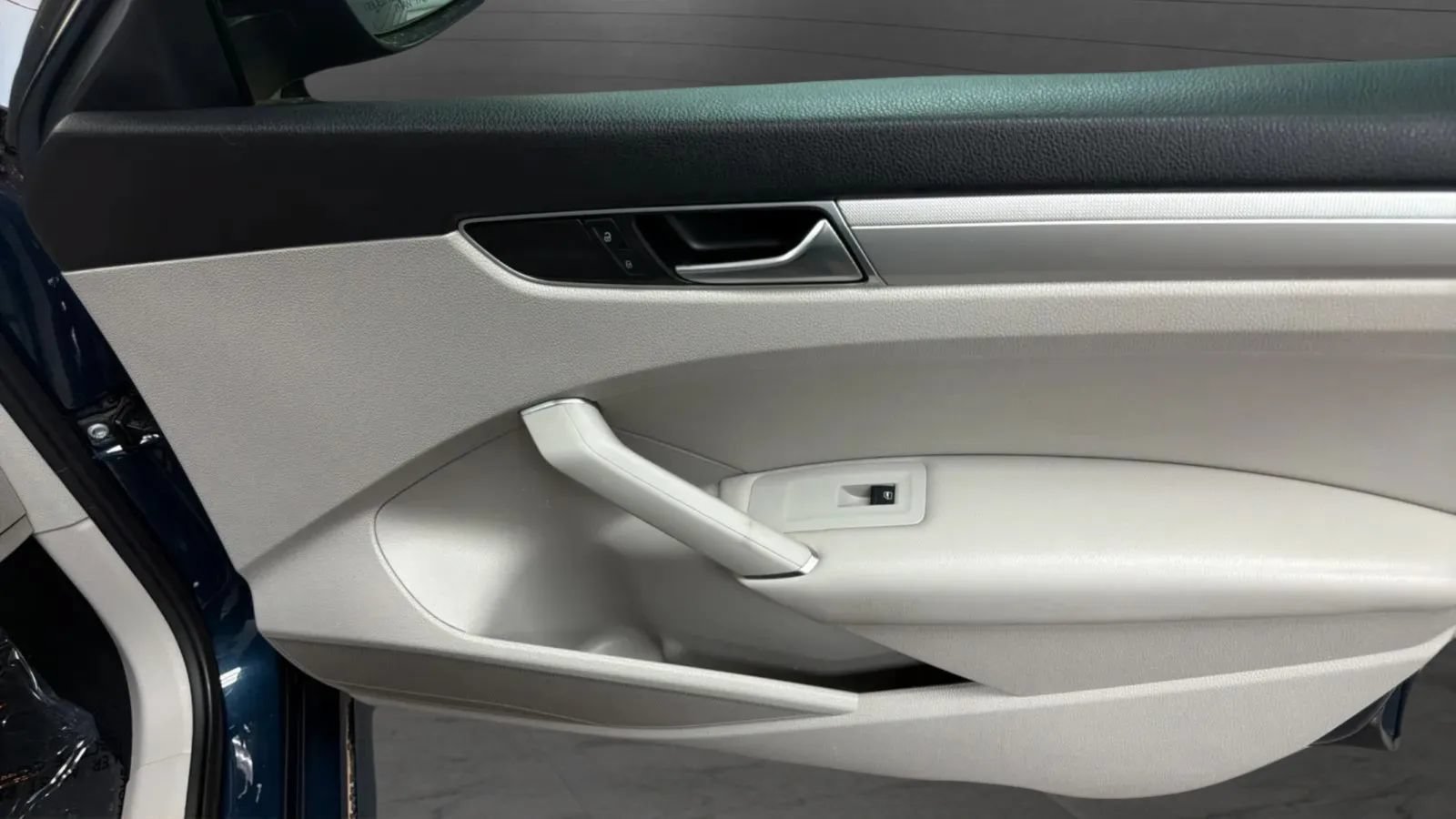Used 2019 Volkswagen Passat 2.0T Wolfsburg FWD image 18