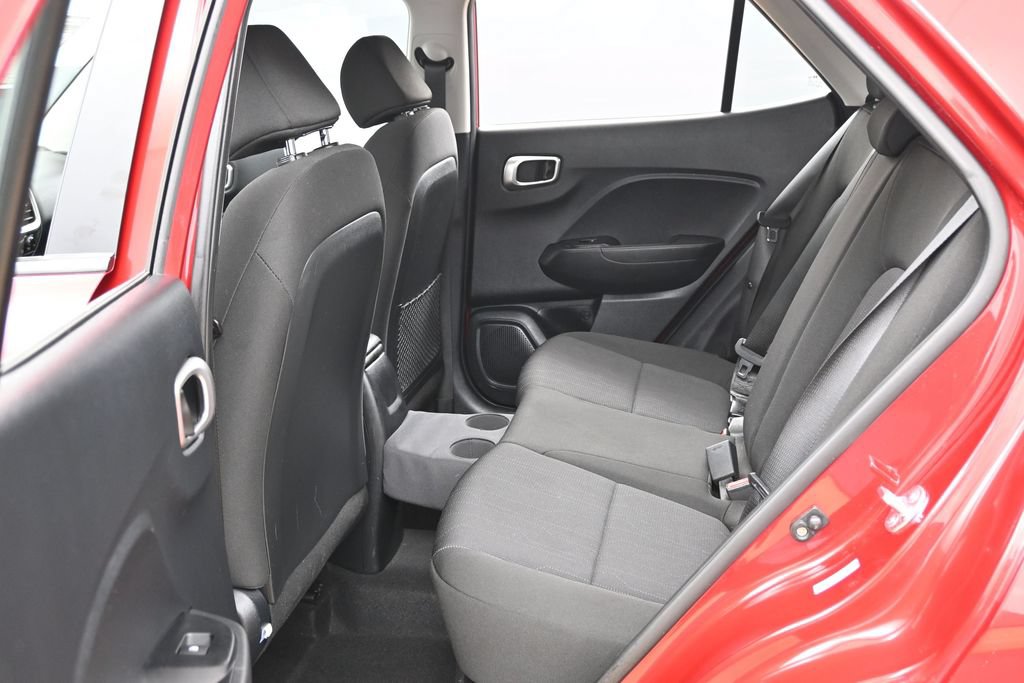 Used 2025 Hyundai Venue SE FWD image 28