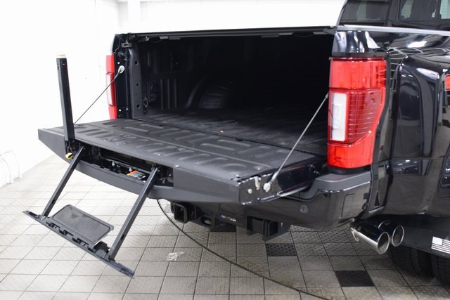 Used 2022 Ford F450 Platinum w/ FX4 Off-Road Package image 26