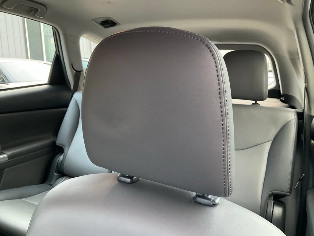 Used 2012 Toyota Prius V Five FWD image 15