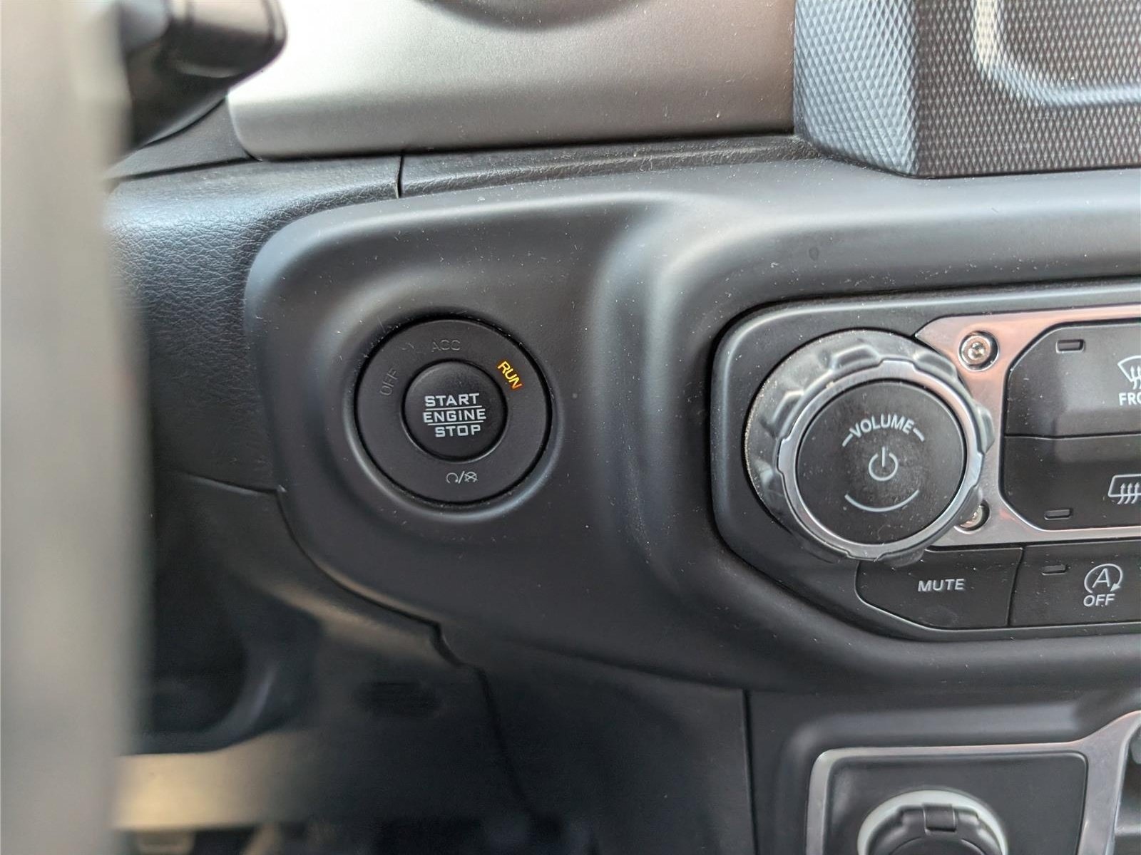 Used 2019 Jeep Wrangler Unlimited Sport S AWD/4WD image 24