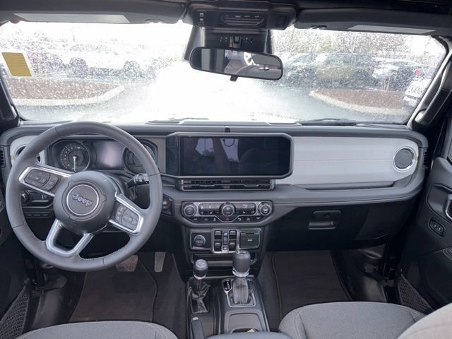 Used 2025 Jeep Wrangler Unlimited Sahara w/ Safety Group image 12