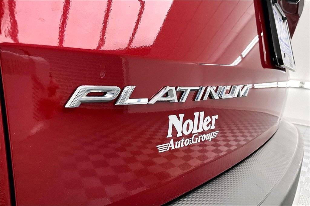 Used 2023 Ford Escape Platinum image 8