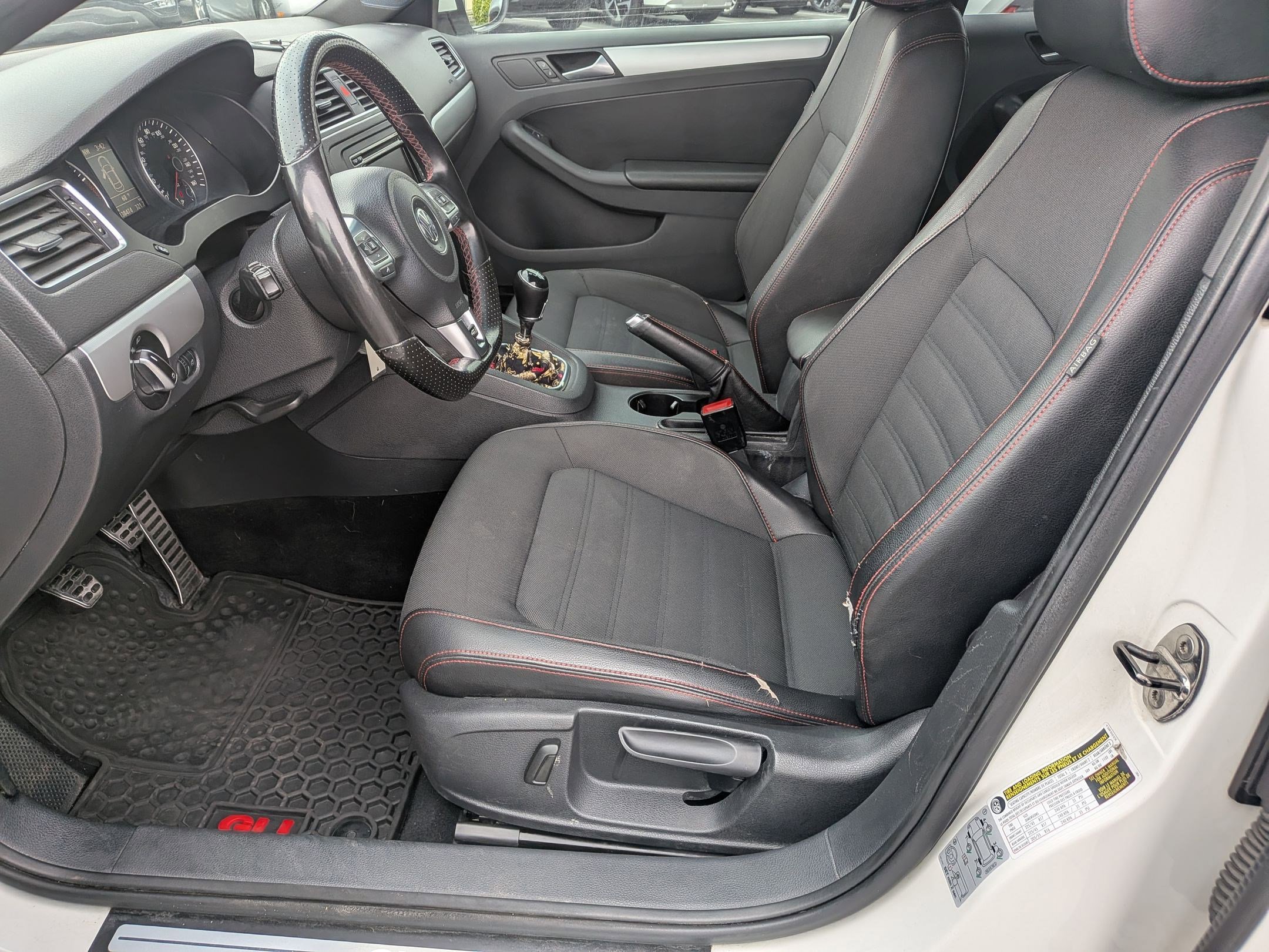 Used 2013 Volkswagen Jetta GLI image 17