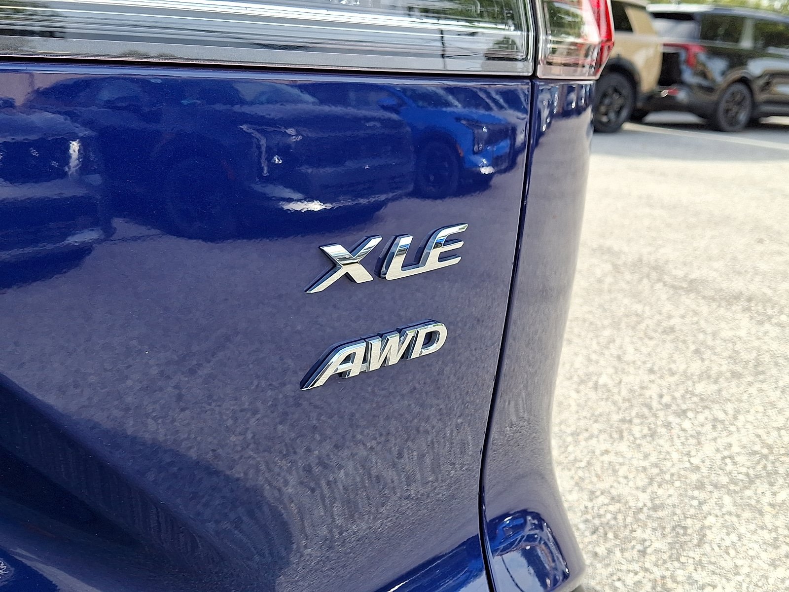 Used 2024 Toyota Corolla Cross XLE w/ Convenience Package AWD/4WD image 33
