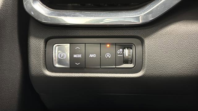 Used 2024 GMC Acadia Elevation w/ Trailering Package image 21