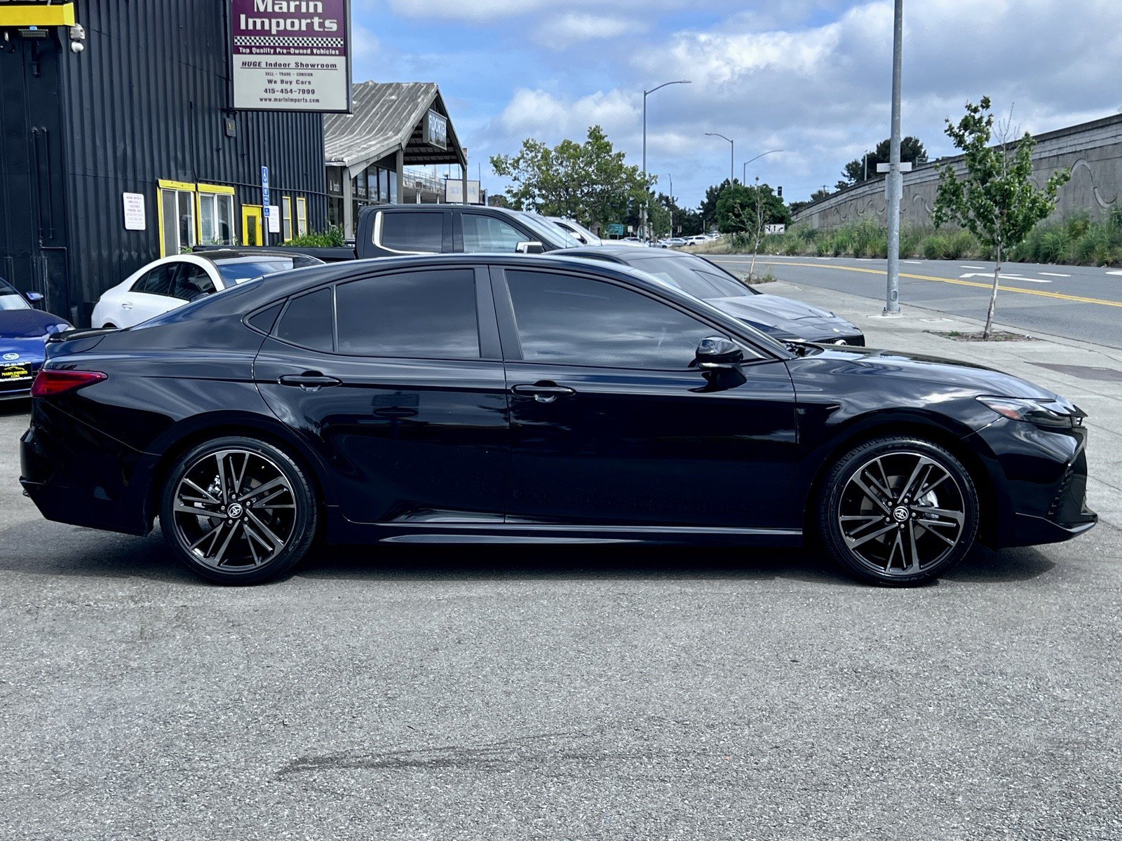 Used 2025 Toyota Camry XSE FWD image 5