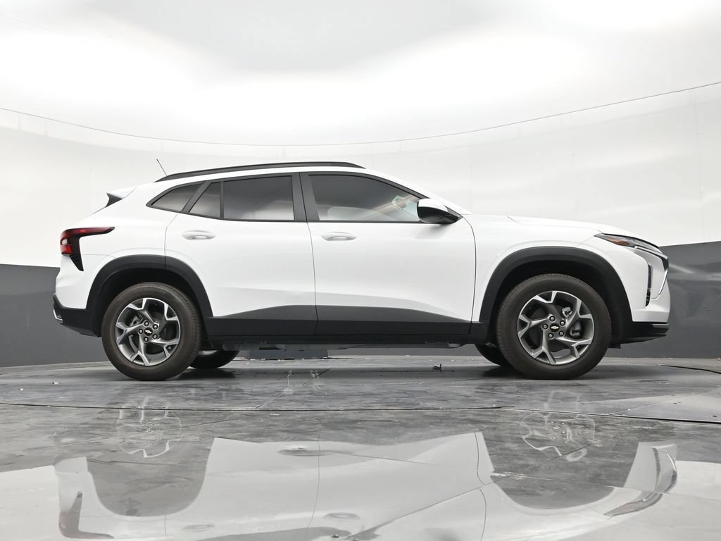 Used 2026 Chevrolet Trax LT FWD image 26