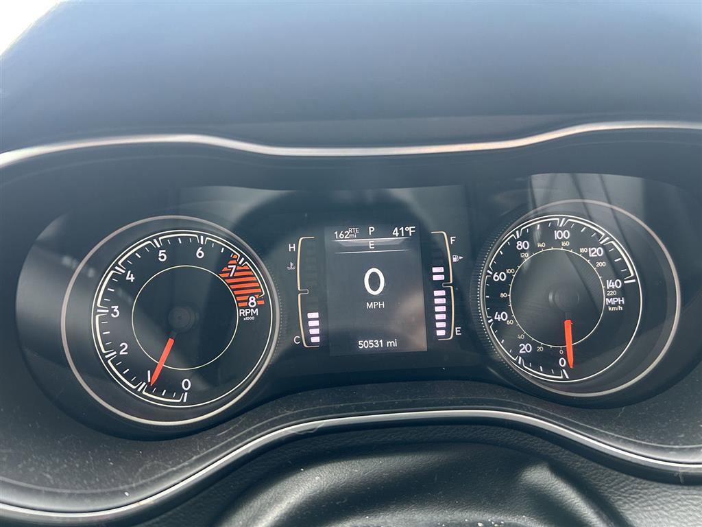 Used 2019 Jeep Cherokee Latitude w/ Cold Weather Group AWD/4WD image 7