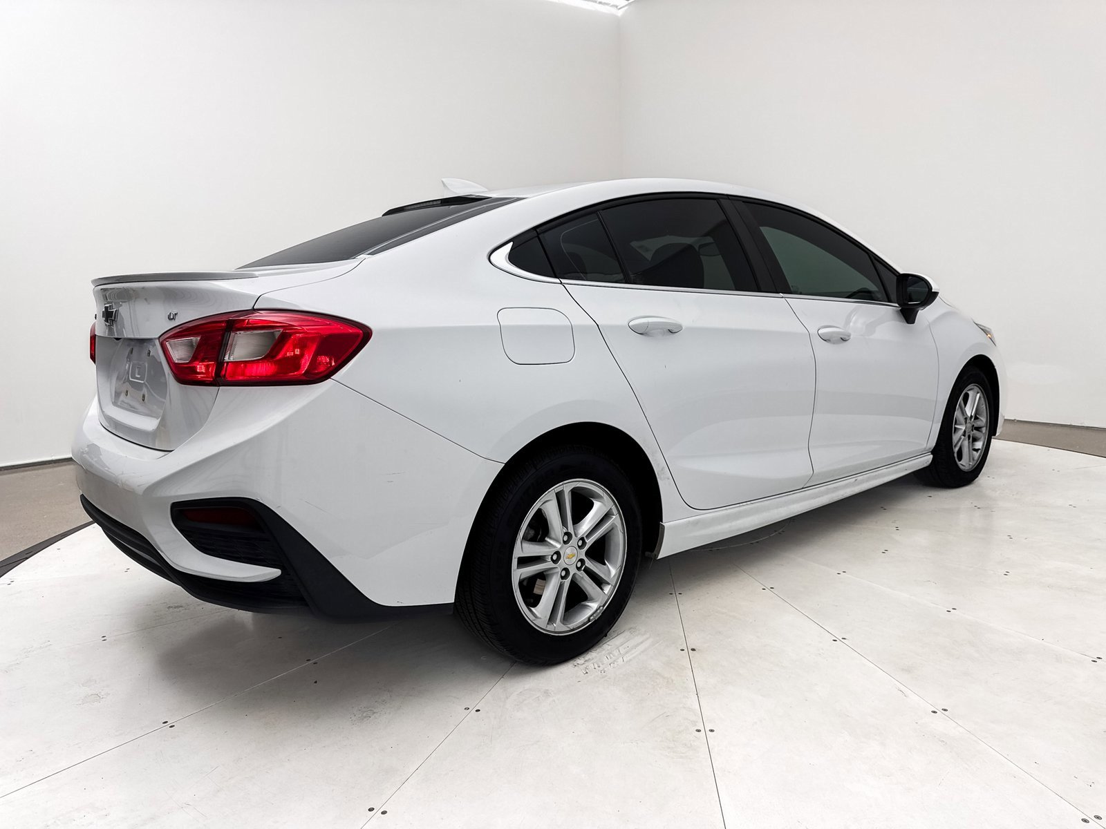 Used 2018 Chevrolet Cruze LT w/ RS Package image 15