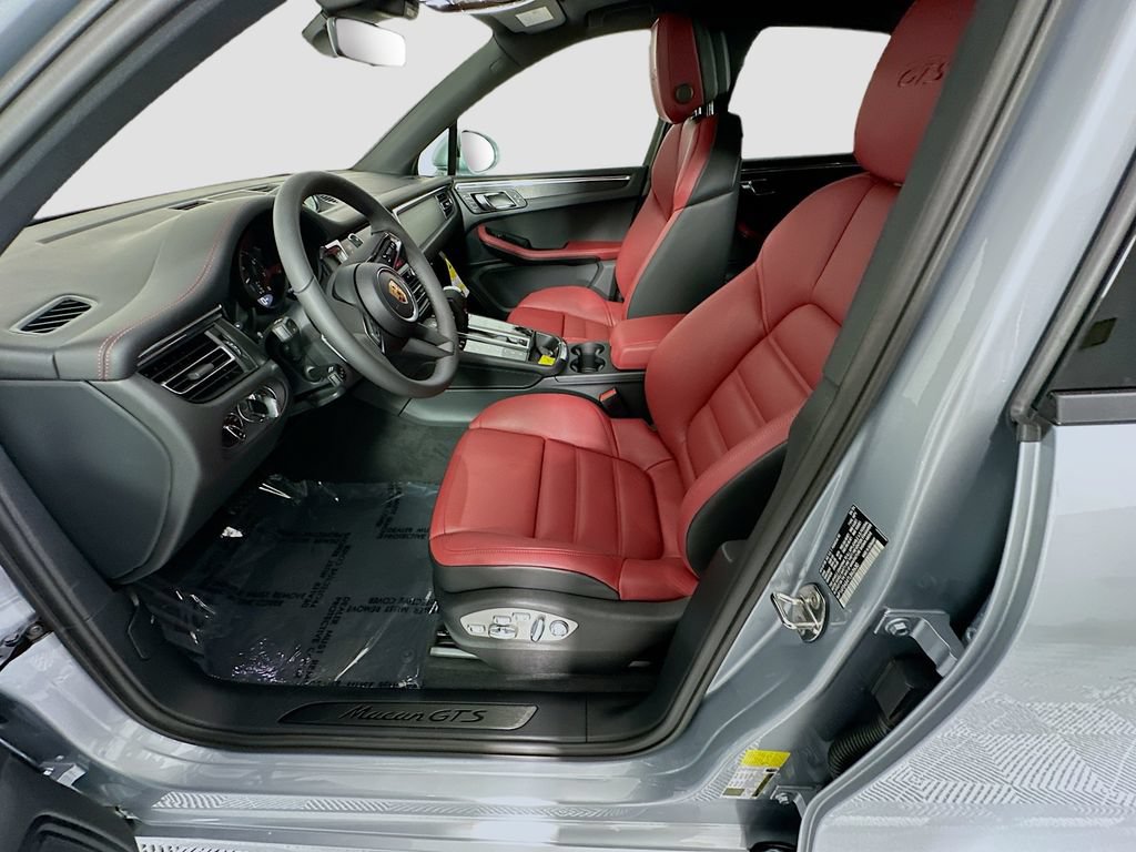 New 2026 Porsche Macan GTS AWD/4WD image 5