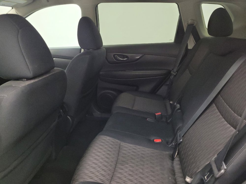 Used 2017 Nissan Rogue SV AWD/4WD image 18