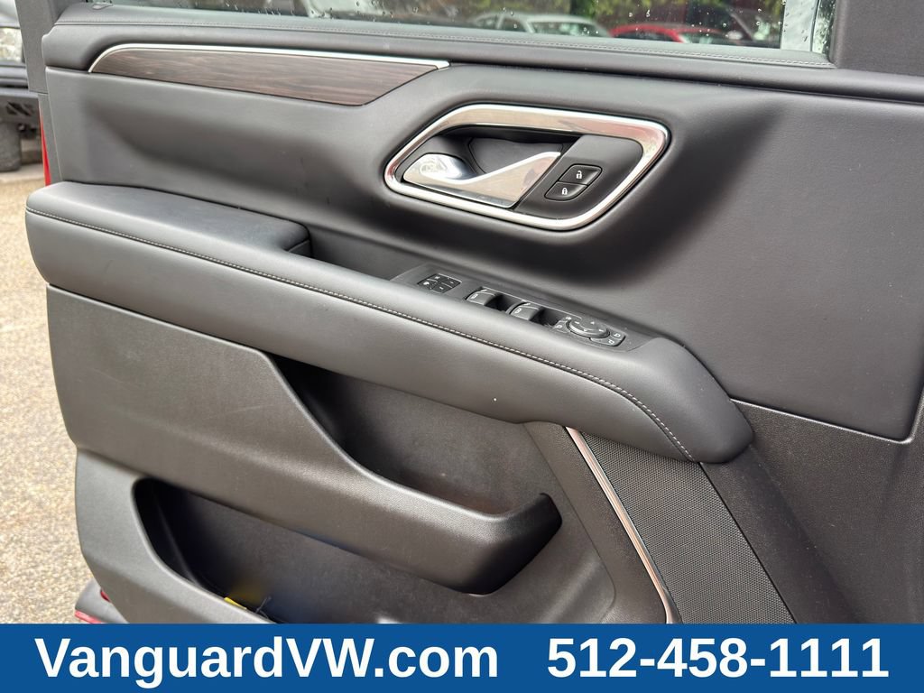 Used 2023 Chevrolet Tahoe Z71 w/ Luxury Package AWD/4WD image 28