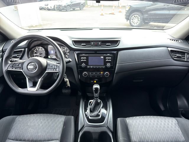 Used 2017 Nissan Rogue S image 16