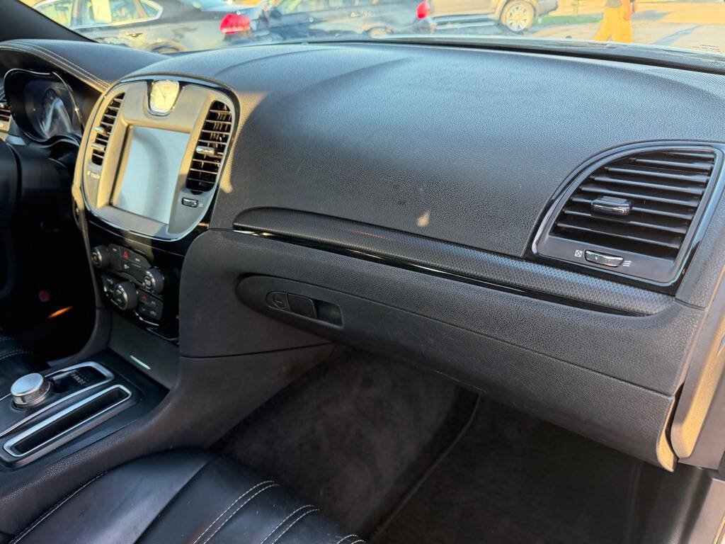 Used 2015 Chrysler 300 S AWD/4WD image 12