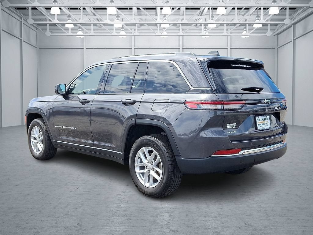 Used 2024 Jeep Grand Cherokee Laredo X AWD/4WD image 8
