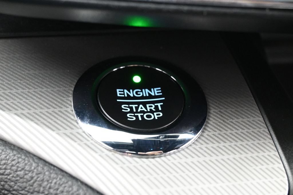 Used 2020 Ford Explorer XLT w/ Equipment Group 202A AWD/4WD image 26