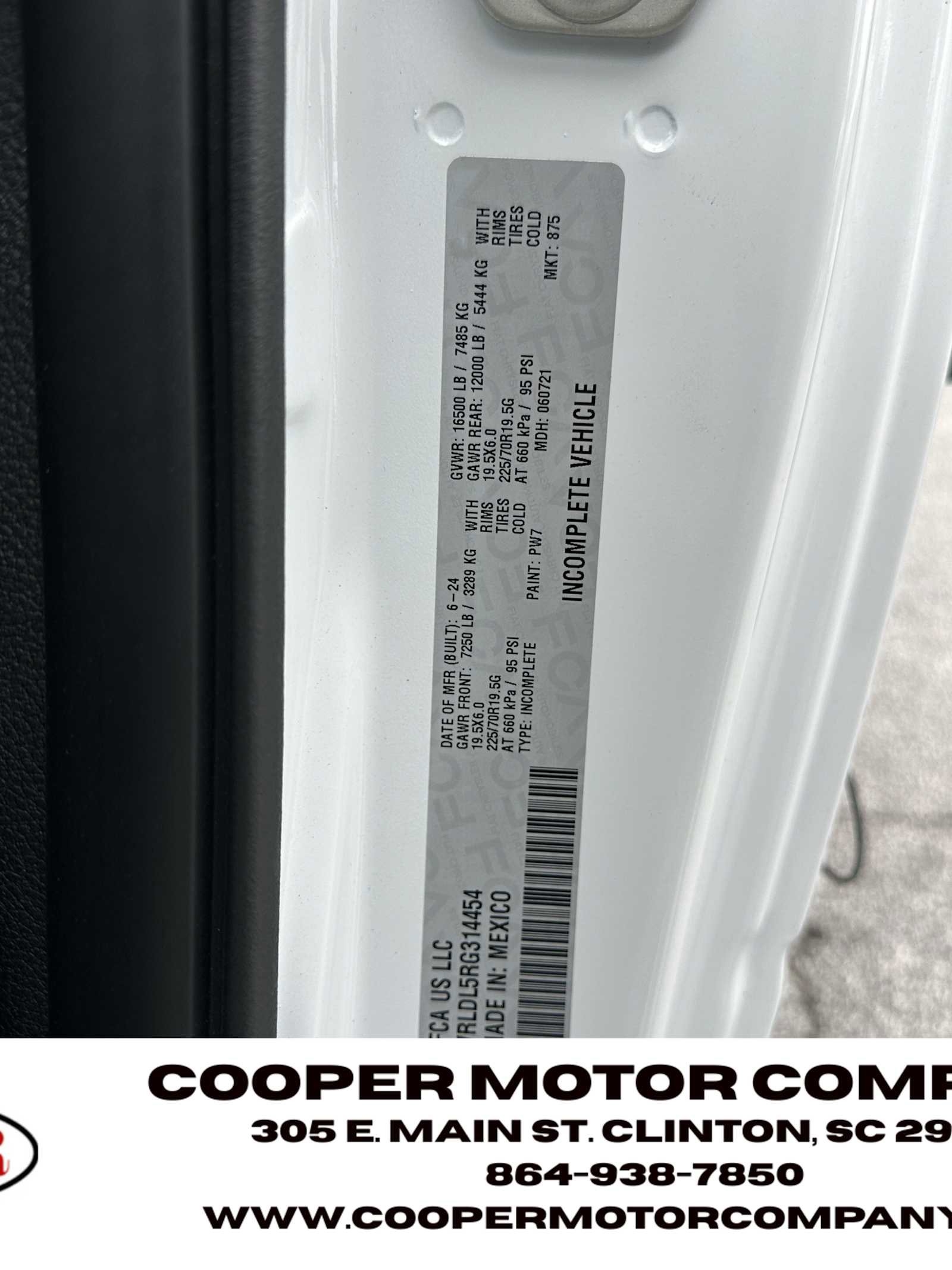 Used 2024 RAM 4500 Tradesman image 29