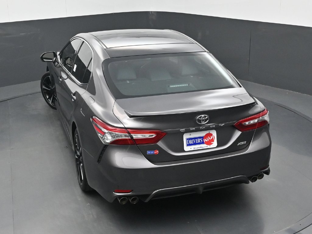 Used 2018 Toyota Camry XSE FWD image 30