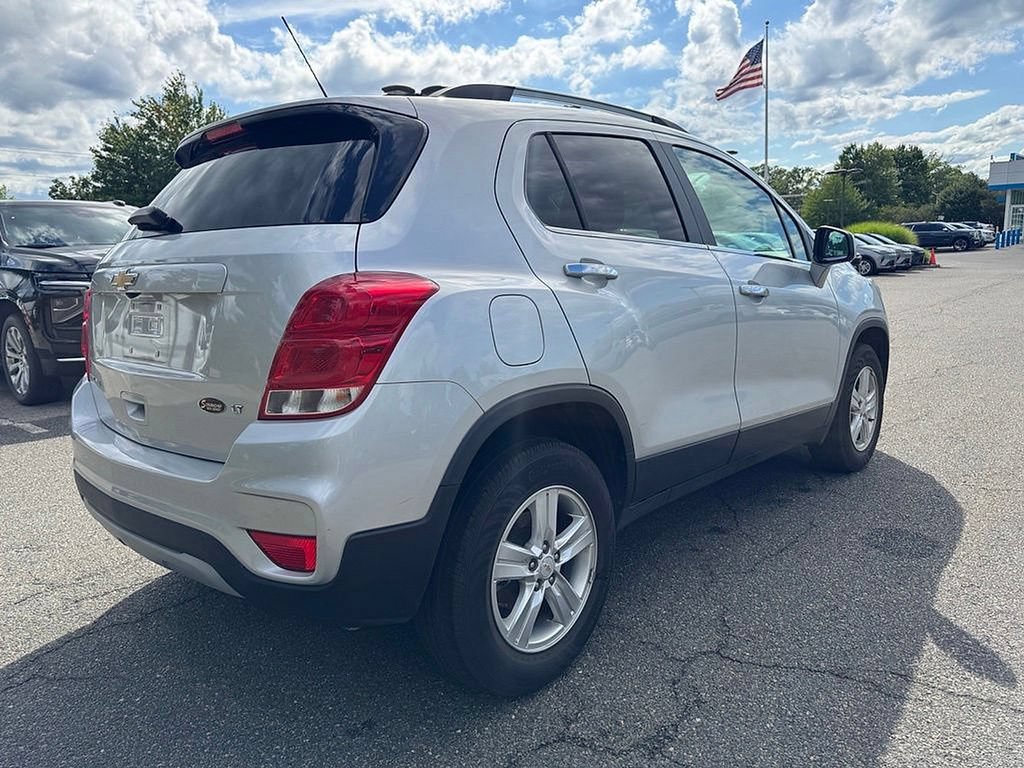 Used 2019 Chevrolet Trax LT w/ LT Convenience Package AWD/4WD image 9