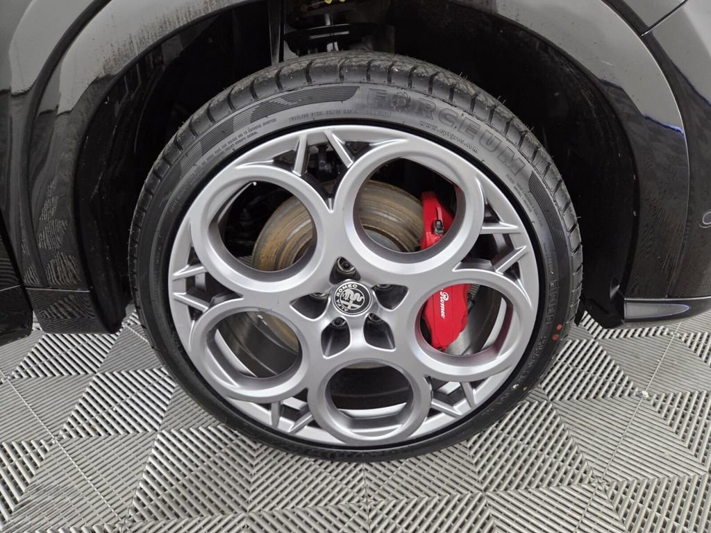 Used 2025 Alfa Romeo Tonale Veloce w/ Premium Package image 34