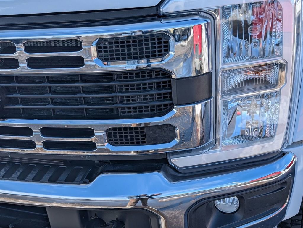 Used 2025 Ford F450 XLT w/ FX4 Off-Road Package image 10