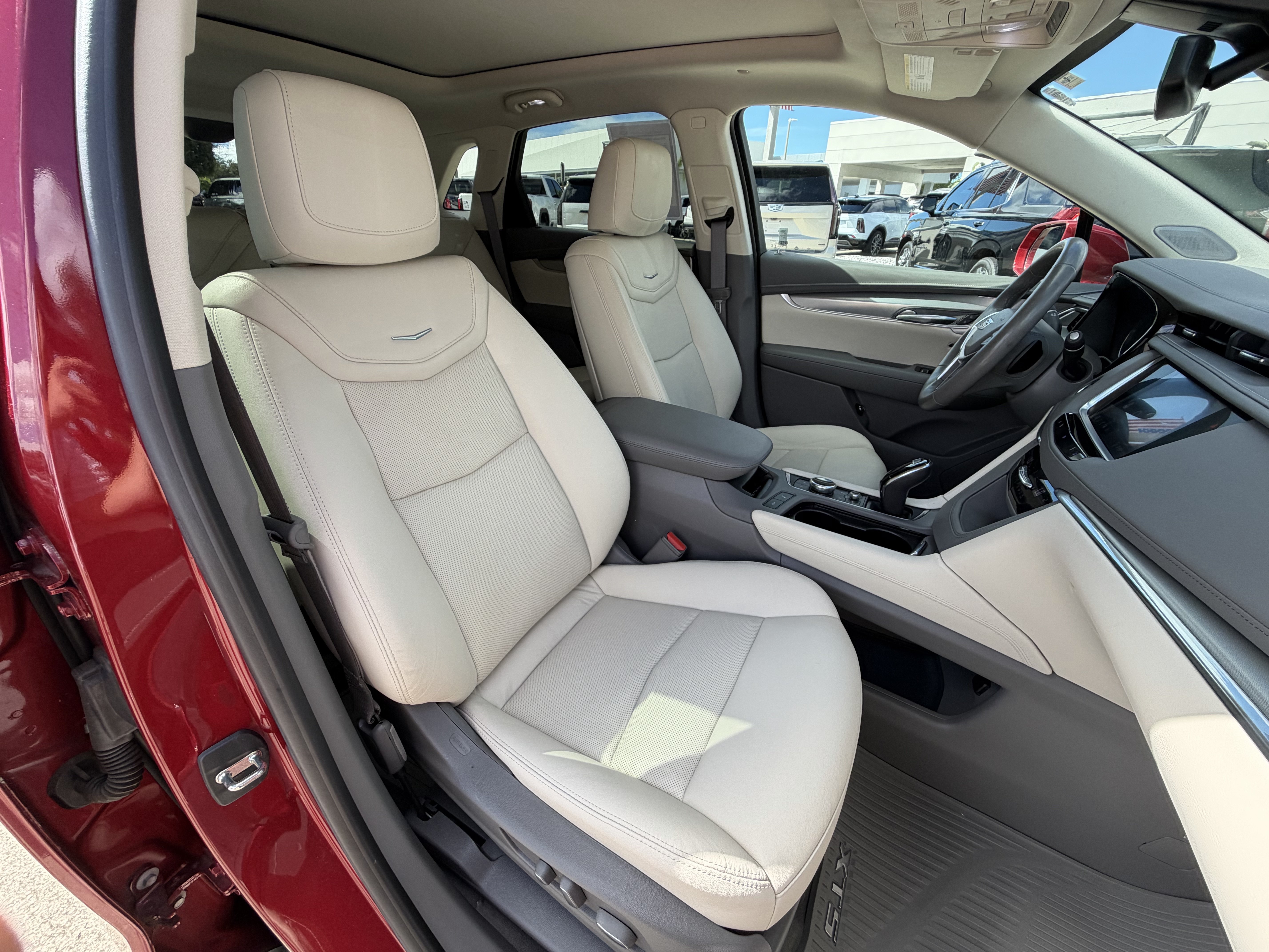 Used 2020 Cadillac XT5 Premium Luxury FWD image 19