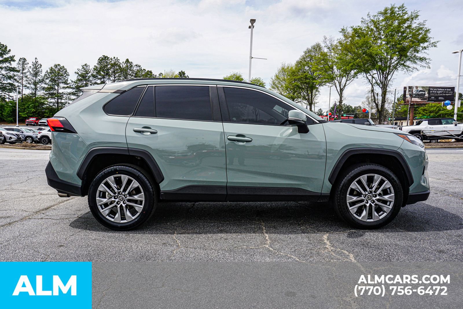 Used 2023 Toyota RAV4 XLE Premium FWD image 11